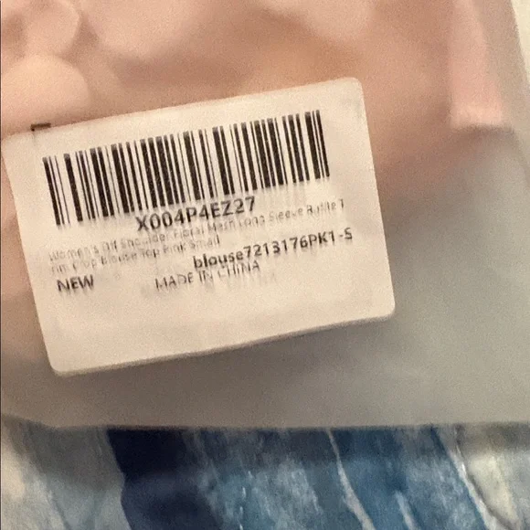 Chic Pink Floral Off-Shoulder Blouse - Picture 4 of 4